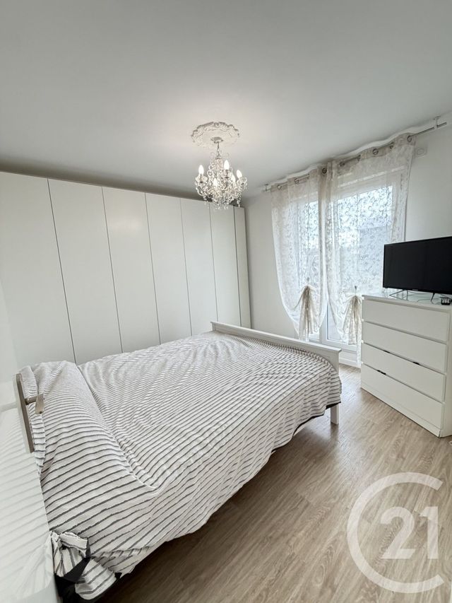 Appartement F4 à vendre - 4 pièces - 85.0 m2 - BEZONS - 95 - ILE-DE-FRANCE - Century 21 Vaillant Immobilier